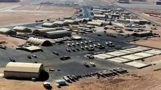 “صفارات الإنذار تدوي” بغداد.. استهداف قاعدة “فكتوري” بصاروخ كاتيوشا